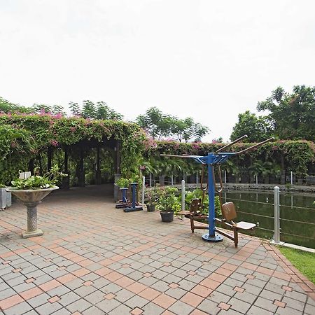 Reddoorz Apartment @ Green Pramuka Jakarta Bagian luar foto