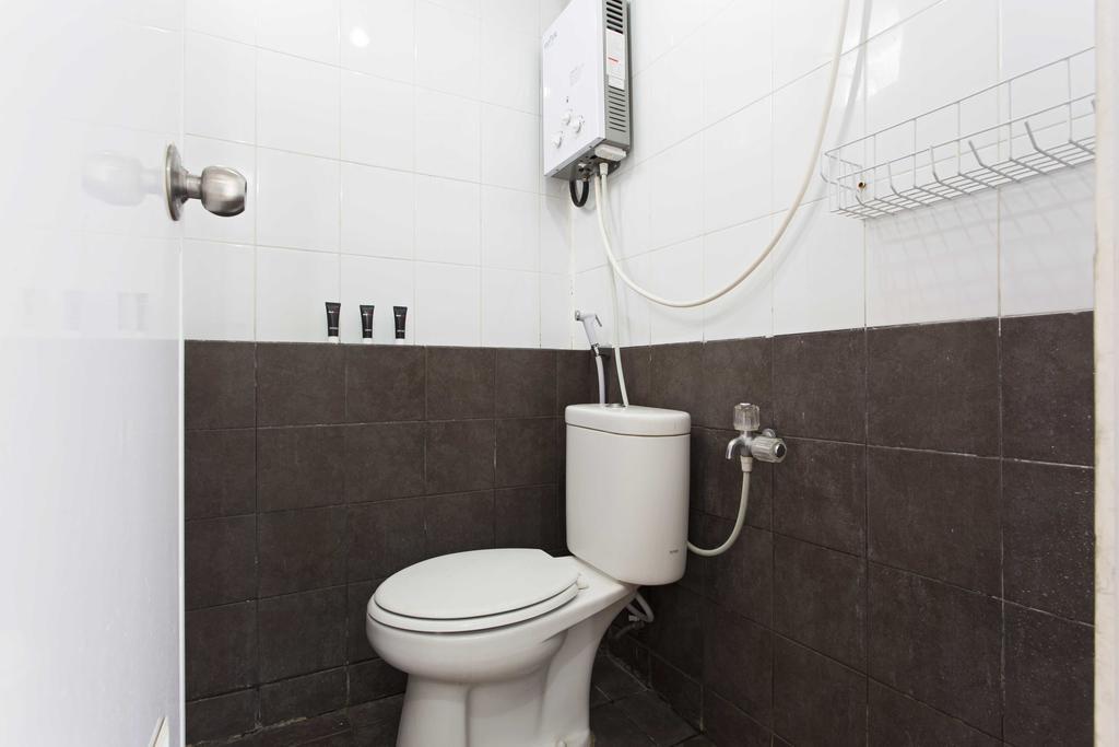 Reddoorz Apartment @ Green Pramuka Jakarta Bagian luar foto